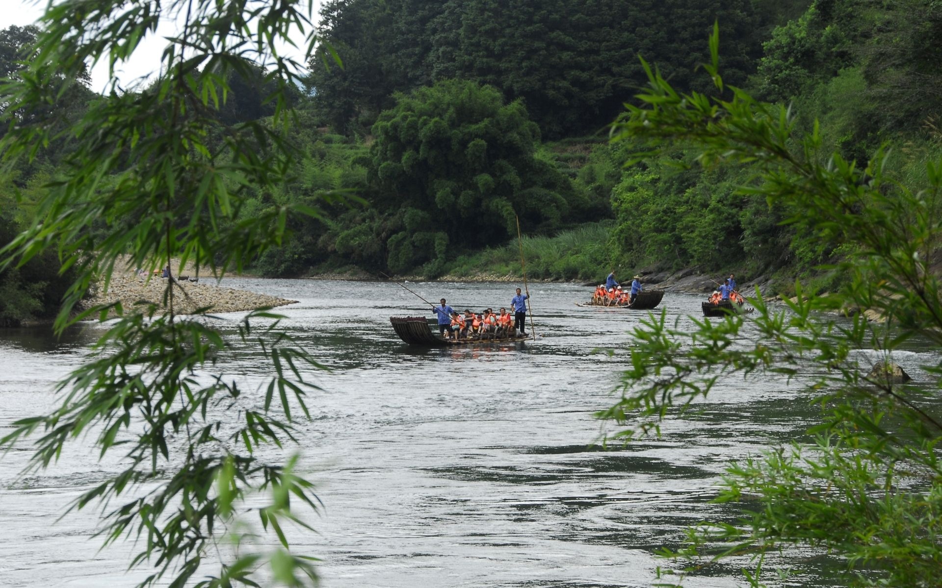 旅游圣地的漂流风光美景