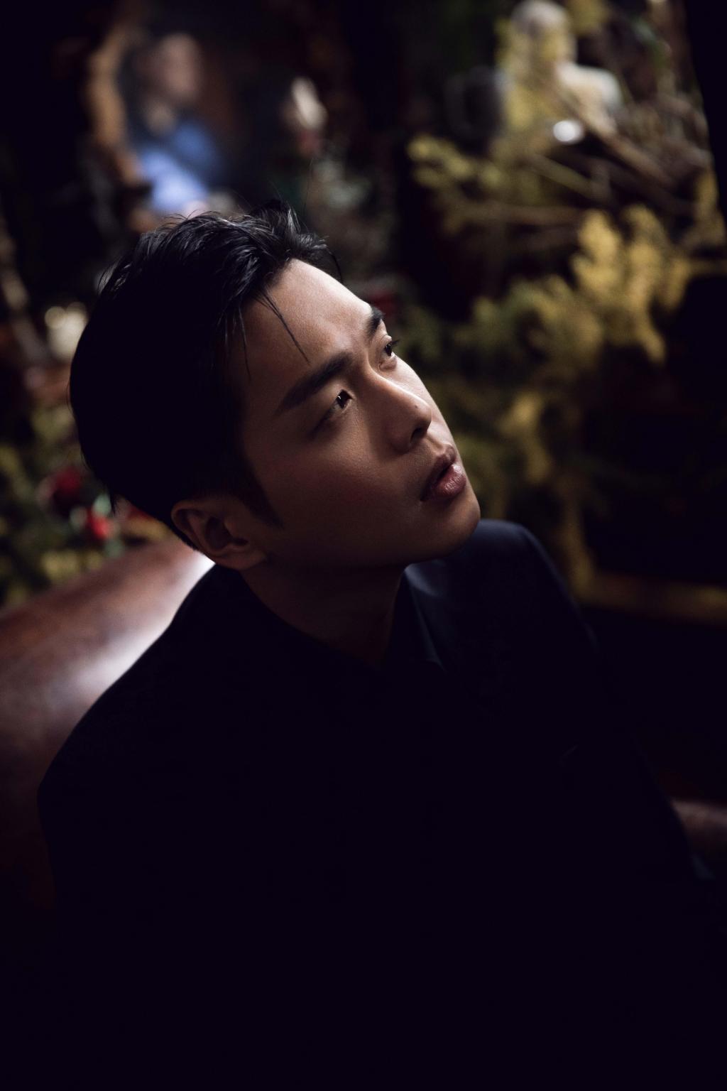 张若昀正装时尚帅气写真