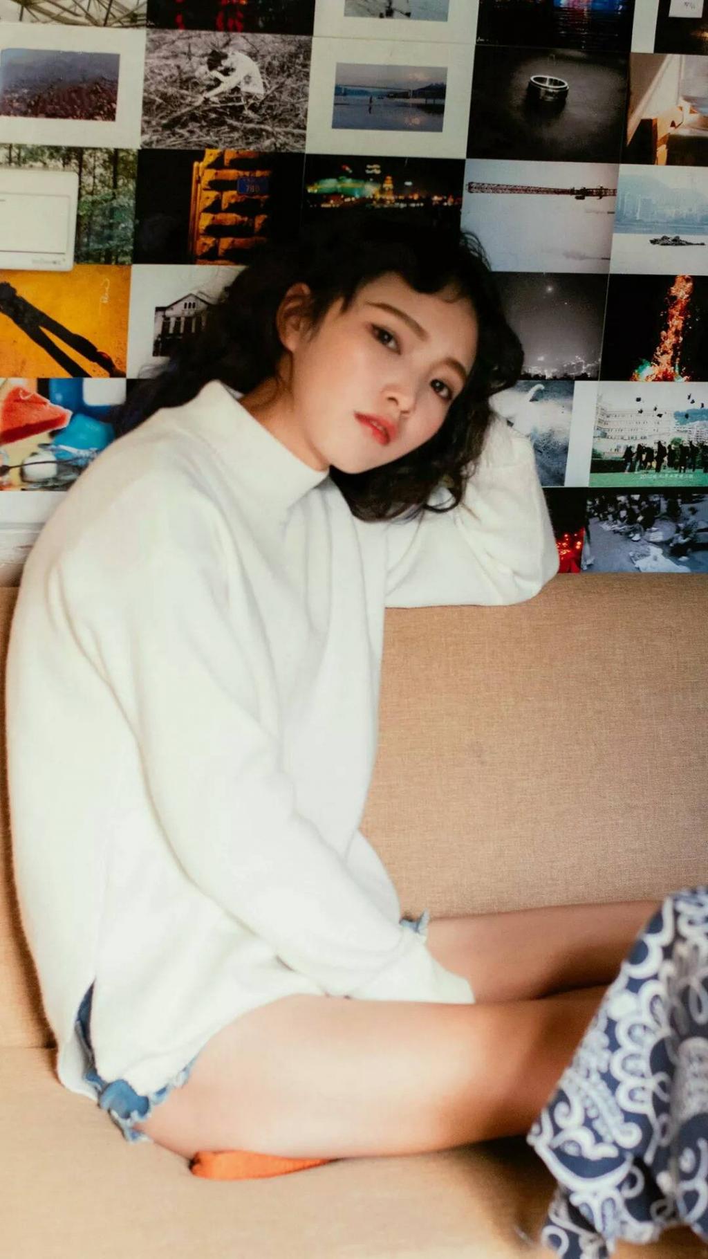 短发气质美女写真