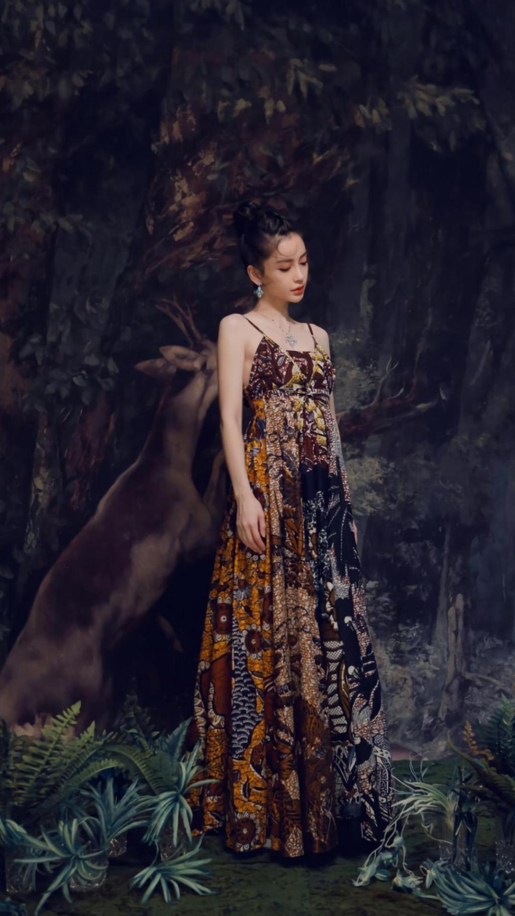 杨颖气质非凡迷人写真