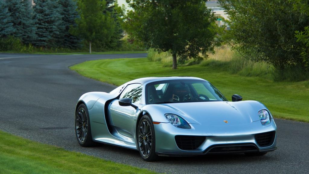 帅气保时捷918图片