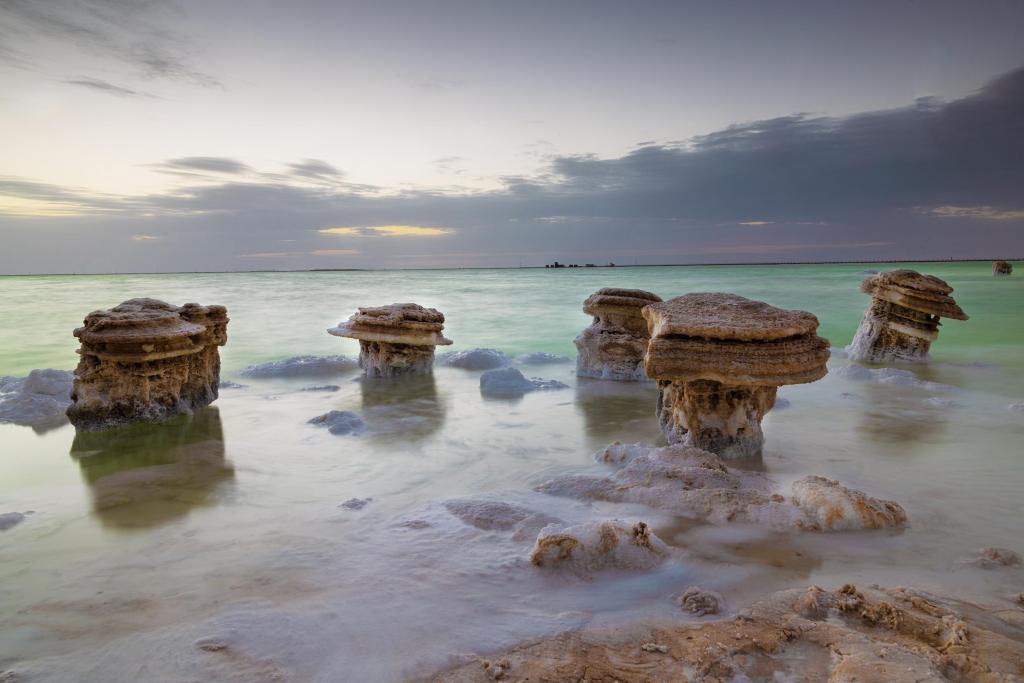 察尔汗盐湖优美迷人风光