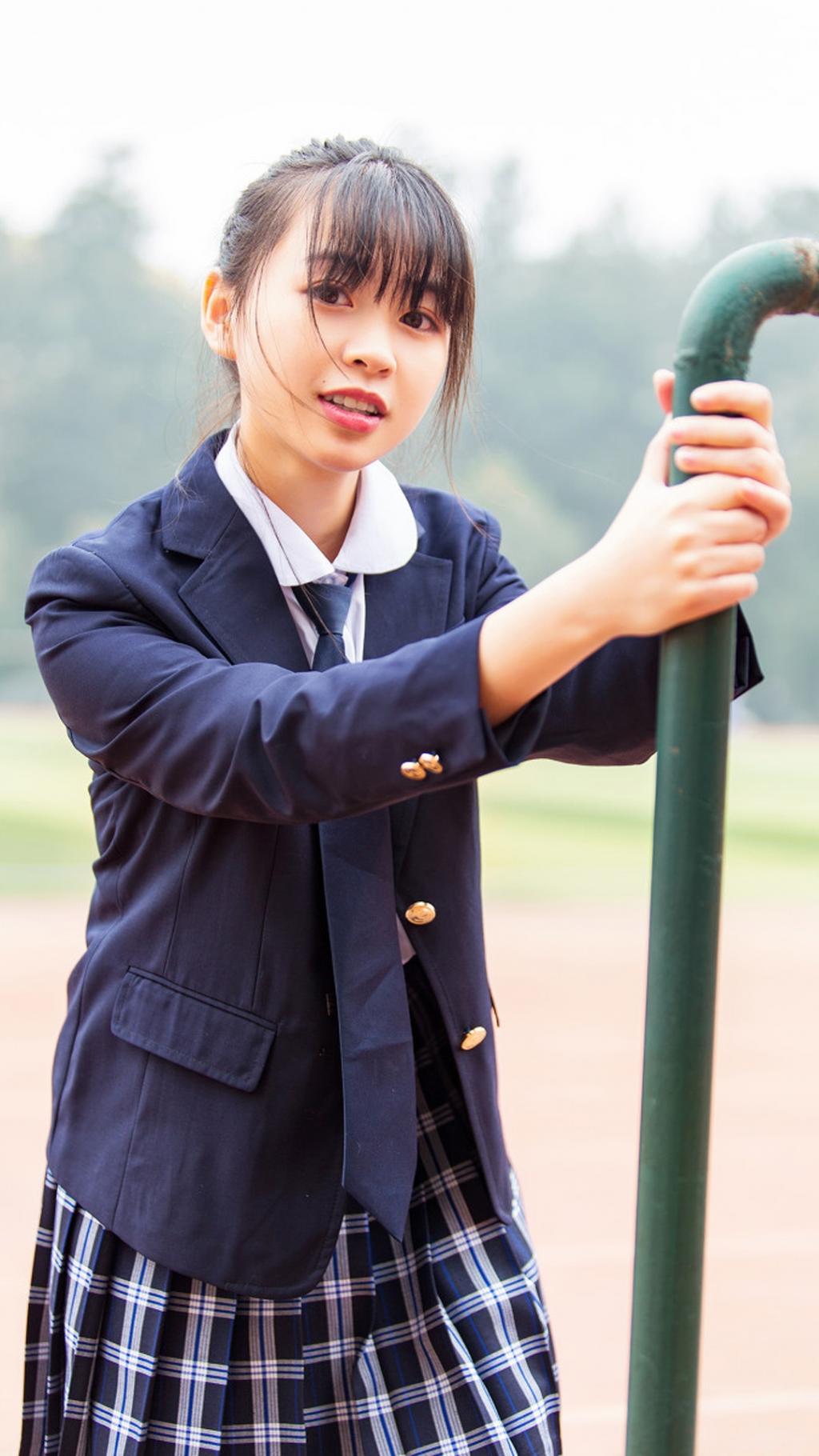 日系美女学生装迷人写真