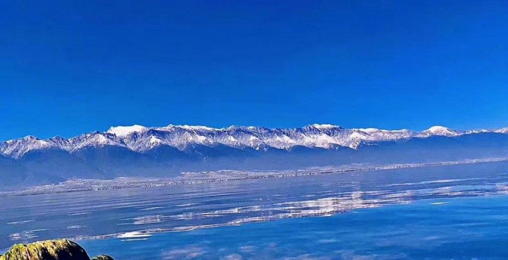 苍山雪遇见洱海蓝