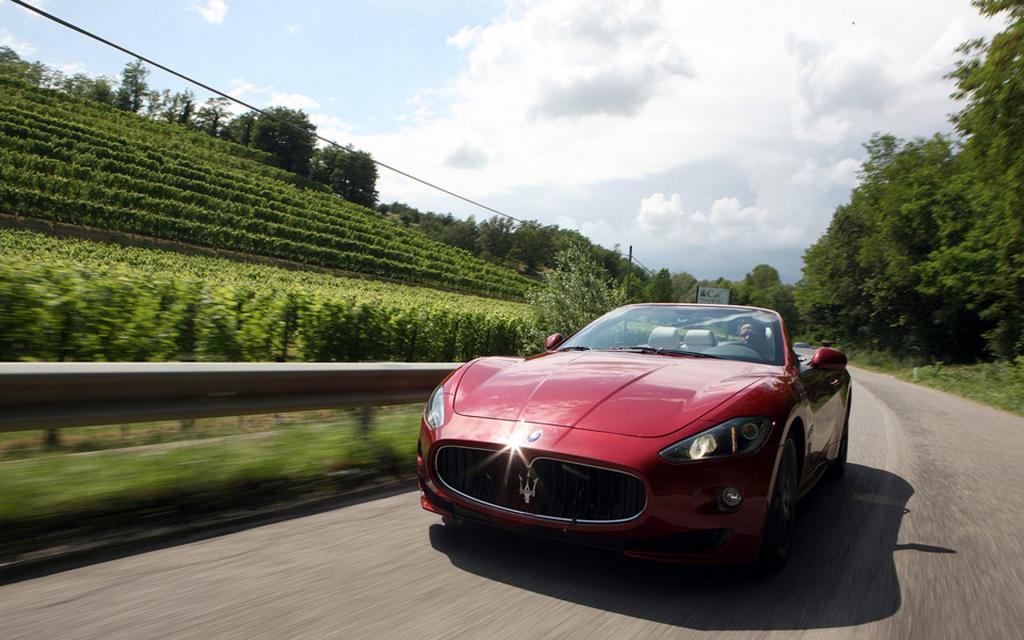 魅力个性红色跑车