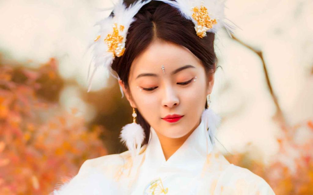 甜美俏皮古装美女写真