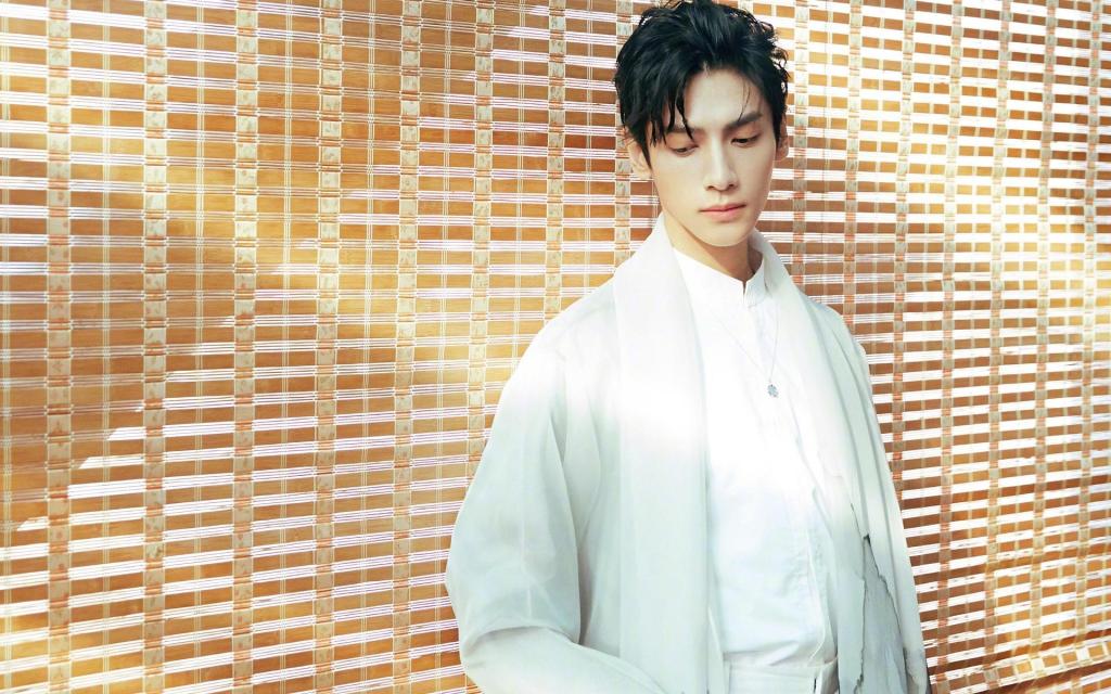 罗云熙古风汉服儒雅帅气写真