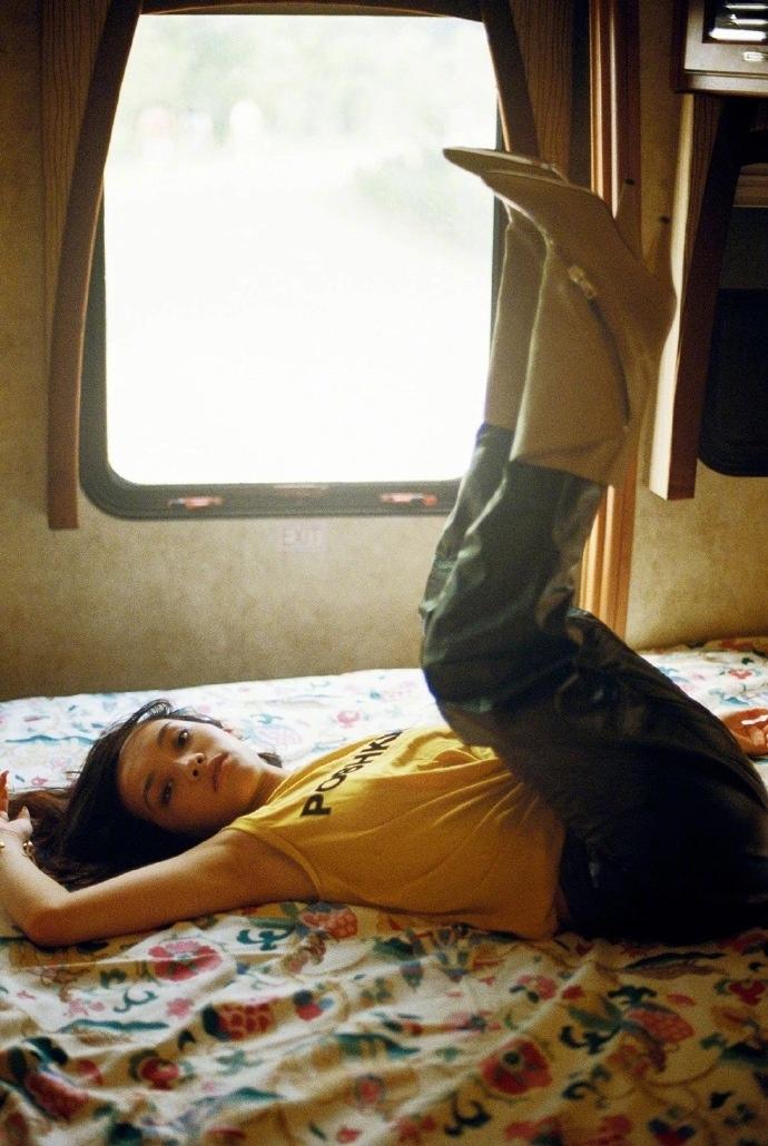 刘柏辛时尚搞怪写真