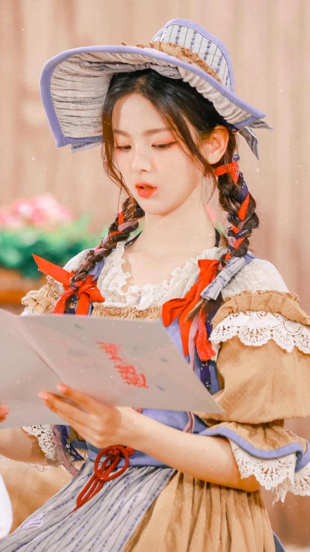 俏皮可爱仙女杨超越时尚魅力写真