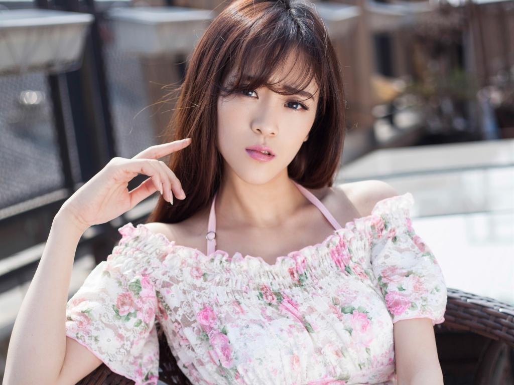 甜美性感颜允允私房照壁纸