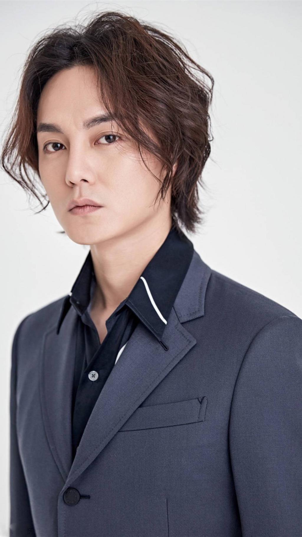 尹正慵懒日系写真