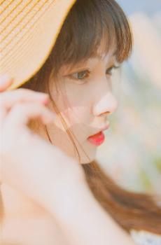 温柔娇美校花女神迷人写真-3