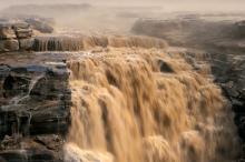 宽屏中国山水瀑布图