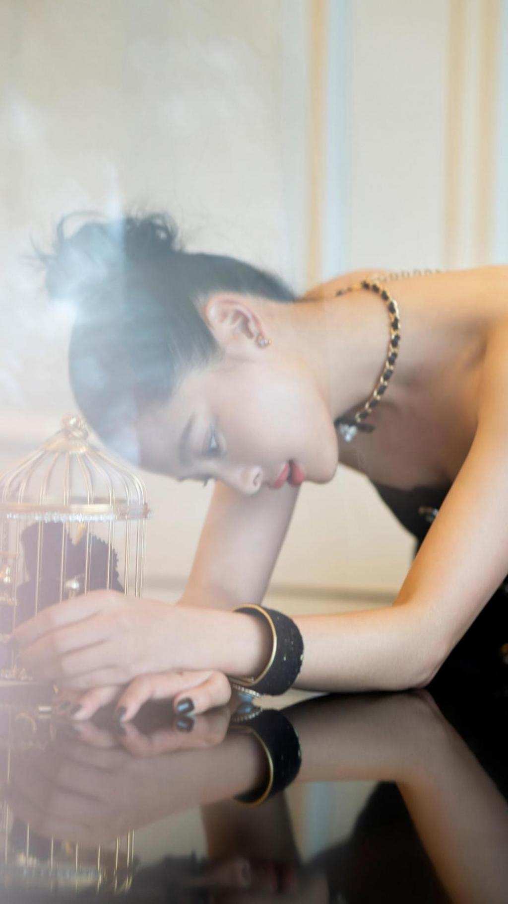 辛芷蕾性感优雅迷人写真