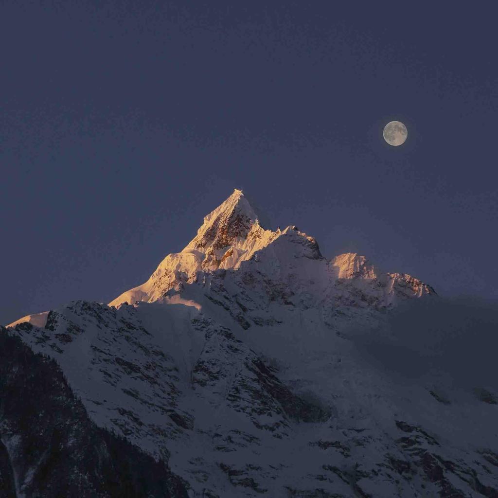 雪山绝美自然风光