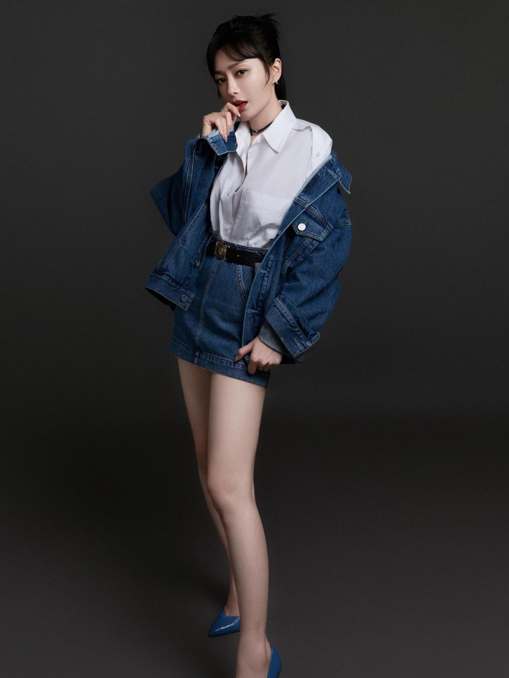 秦岚牛仔小短裙性感诱人写真