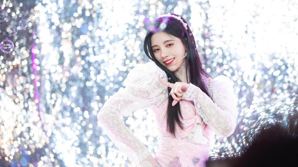 鞠婧祎仙气灵动甜美气质迷人写真