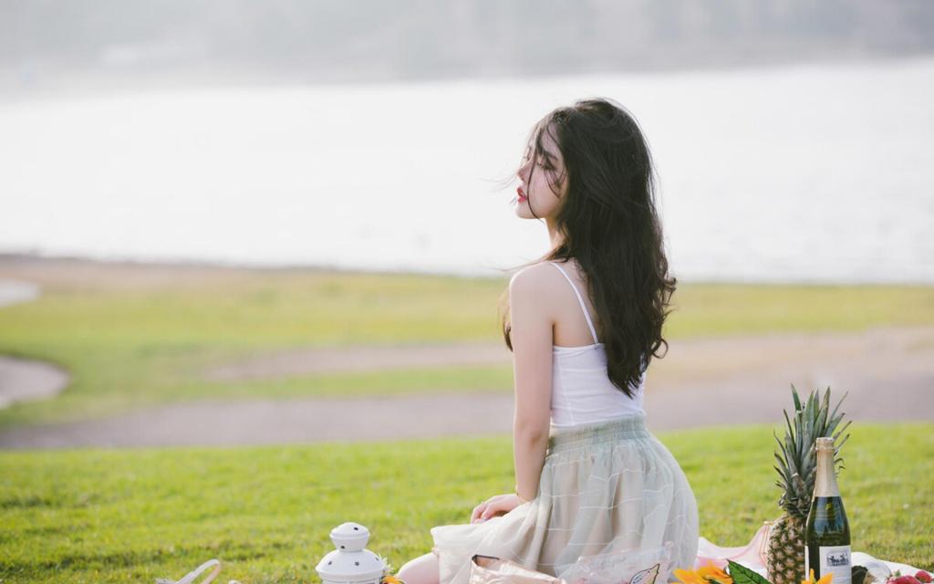 性感御姐惹火撩人户外写真