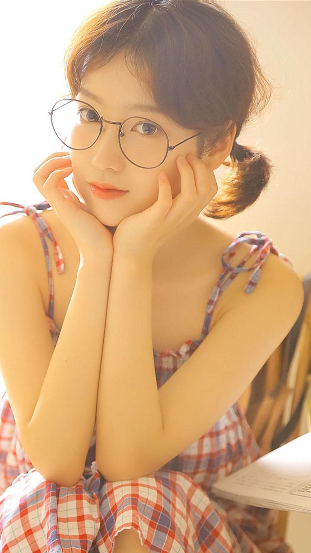 俏皮少女居家甜美诱人写真