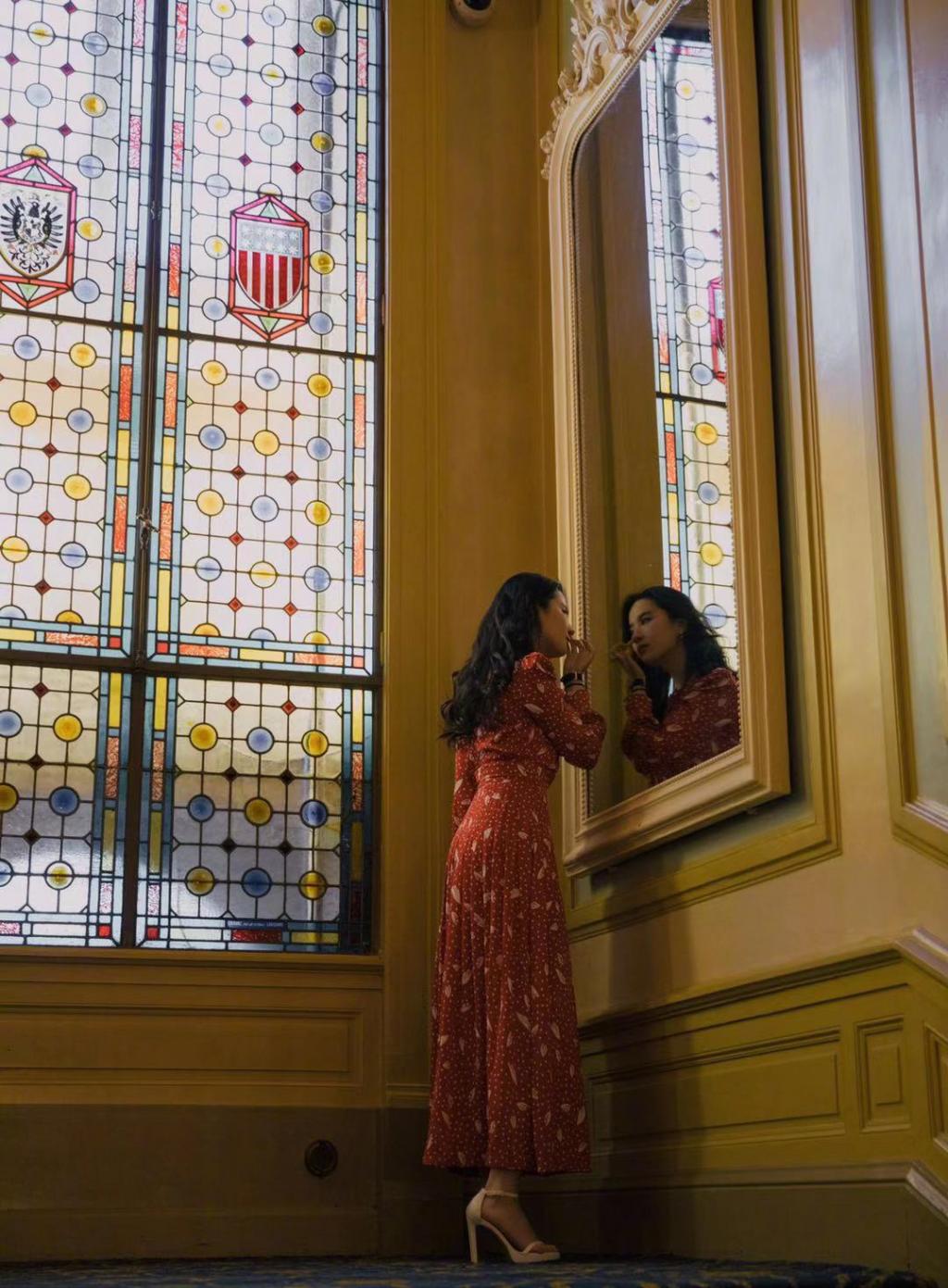 红色长裙女神刘亦菲气质写真