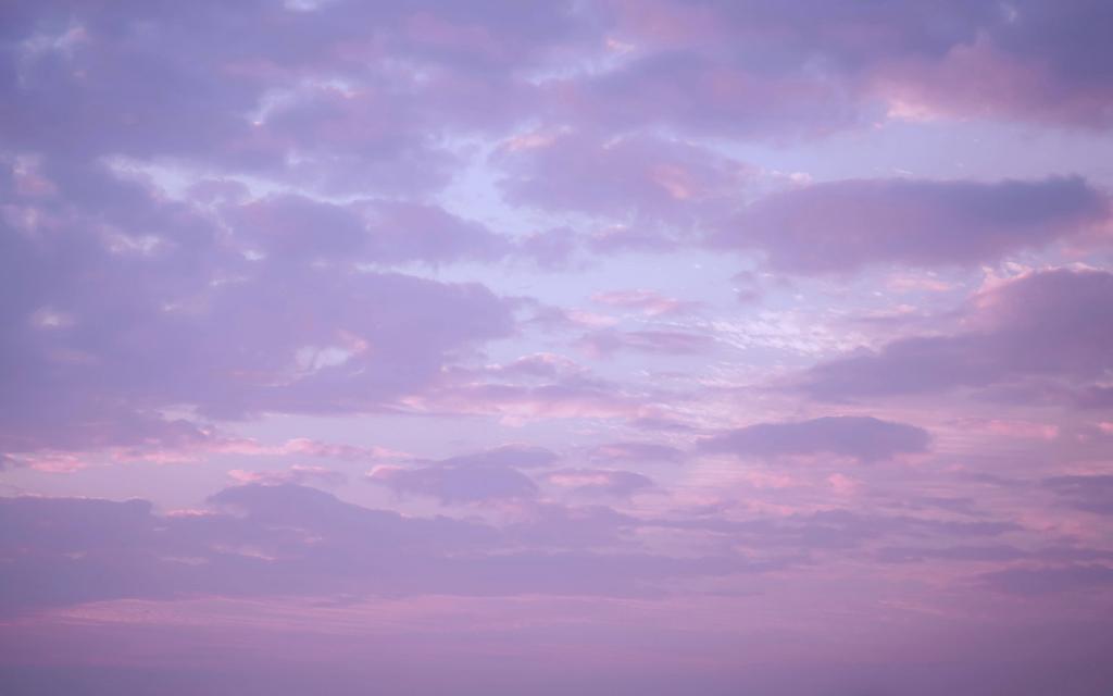 少女心粉紫色的天空风光