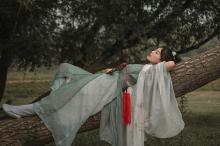 英姿飒爽的古装女生