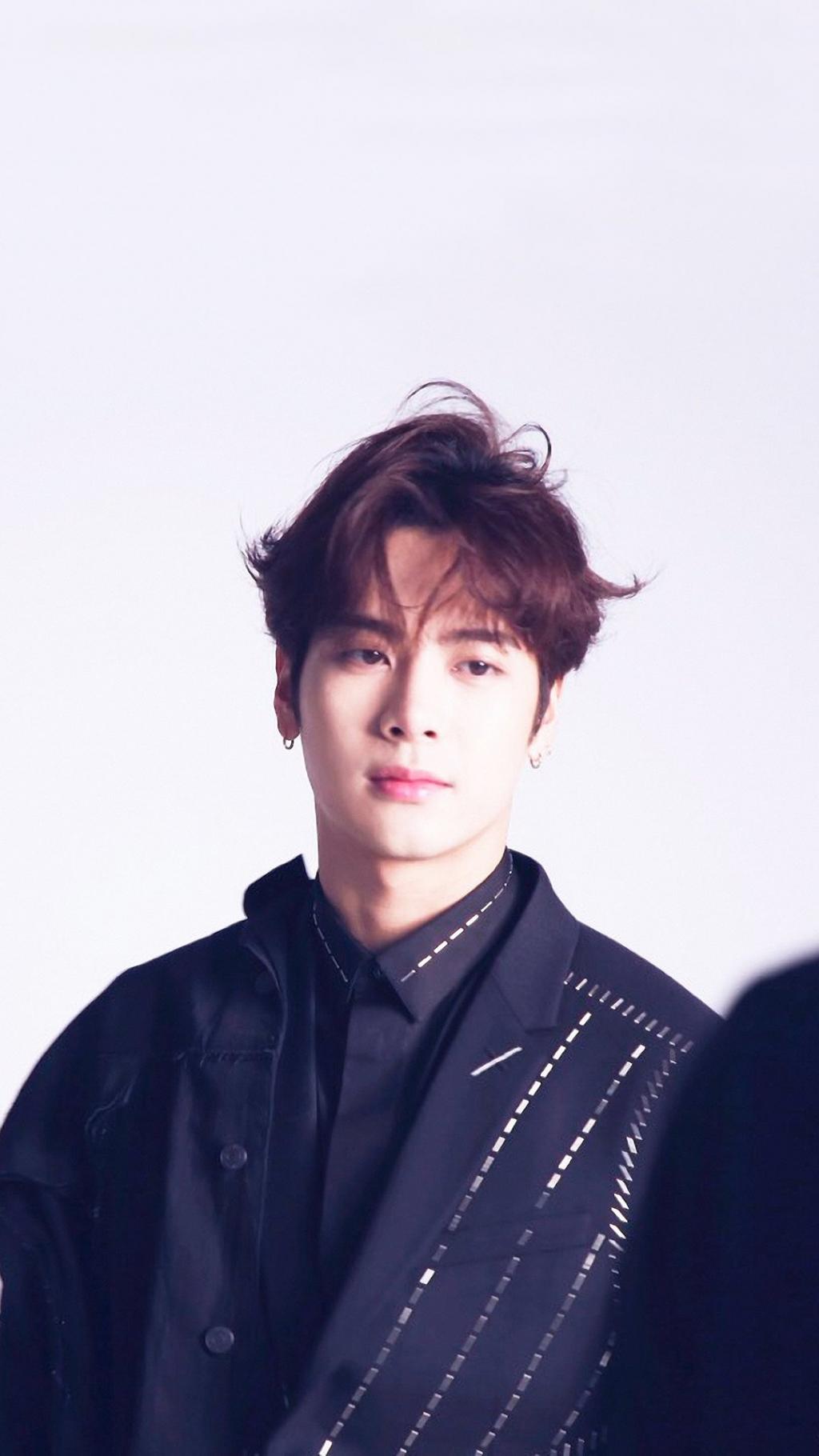 王嘉尔超清帅气写真