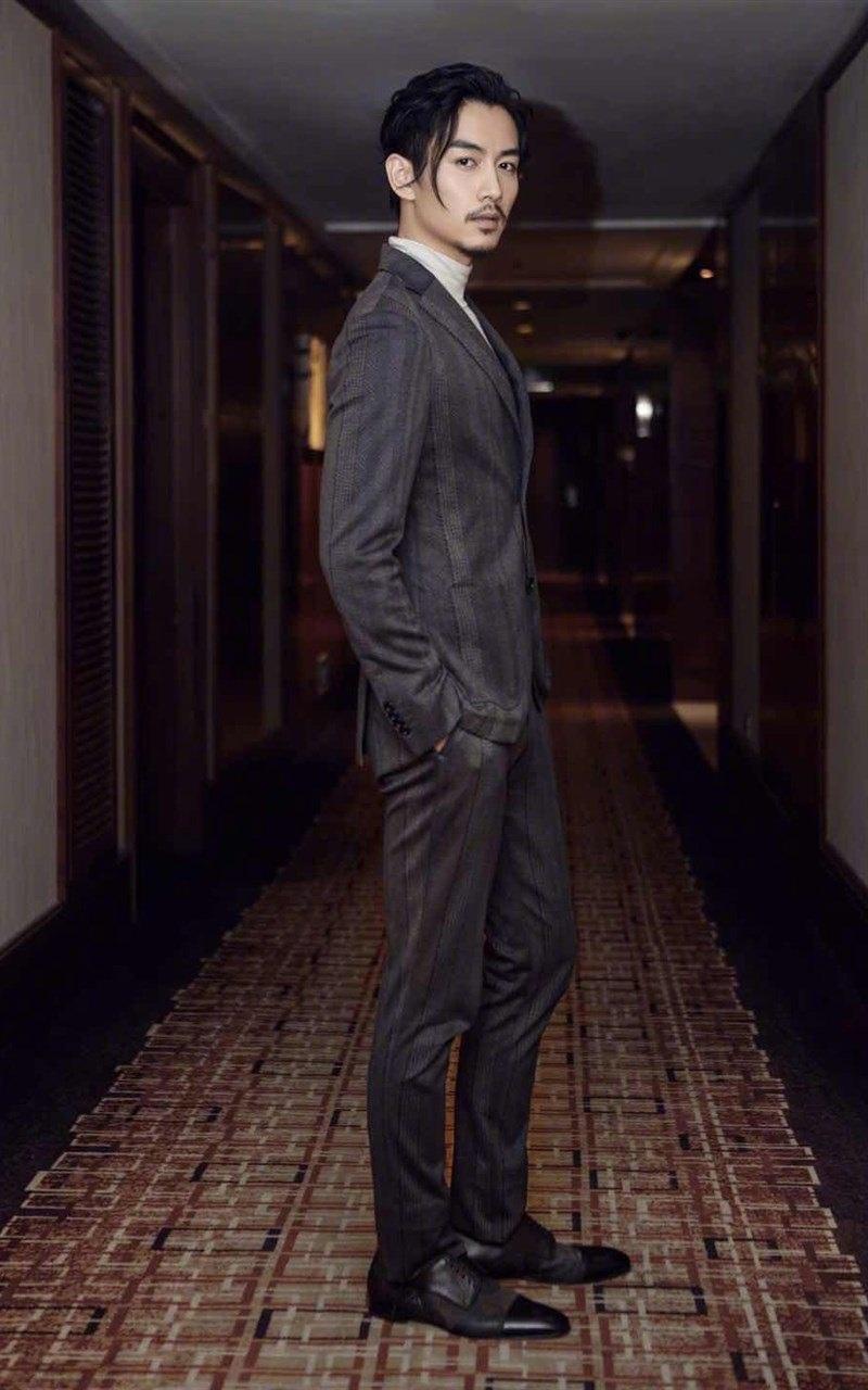 影视明星陈晓帅气写真