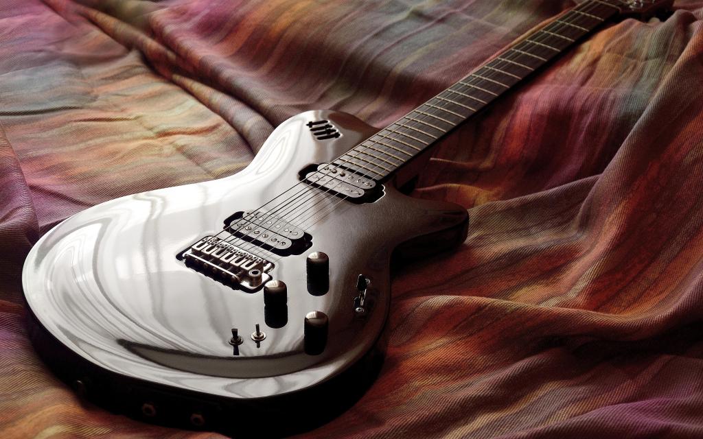 手持一把吉他流放出淡淡的忧伤