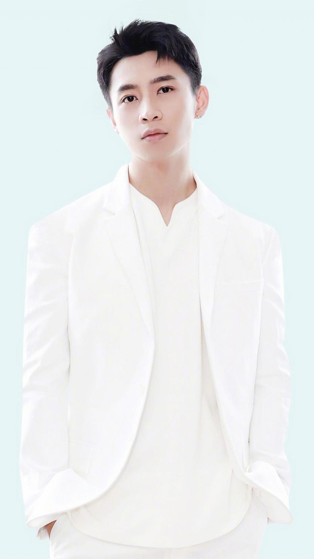 魏晨清新帅气西装写真