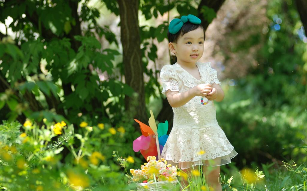 可爱宝贝户外摄影