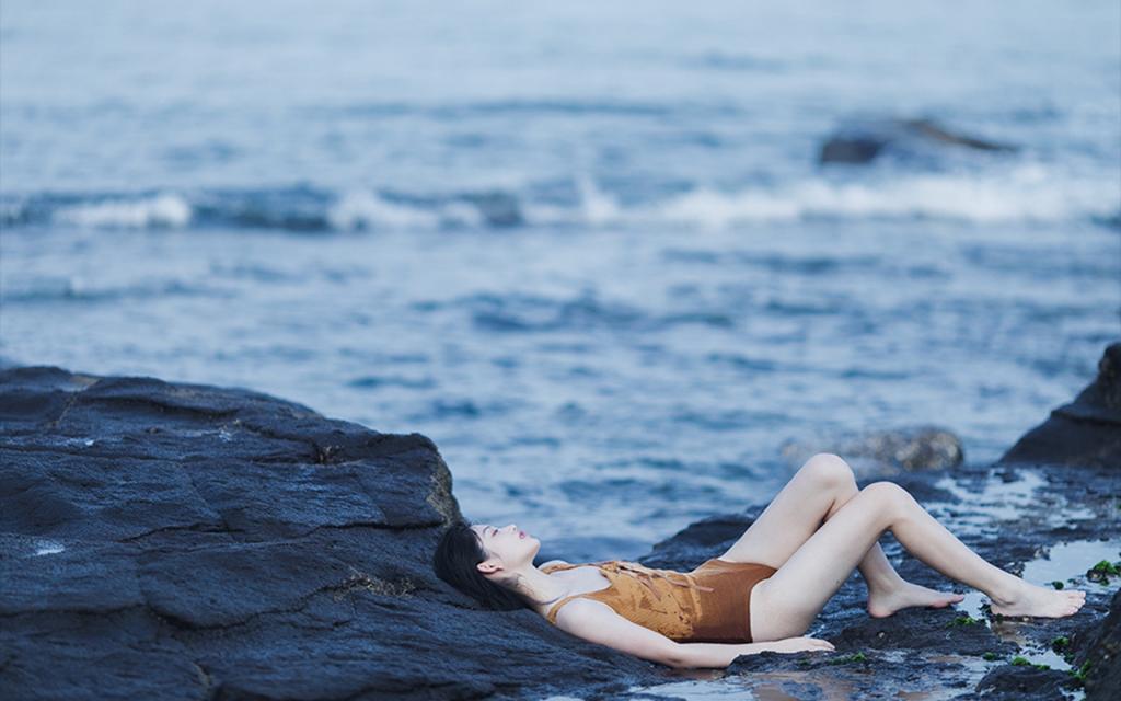 清纯泳装美女写真