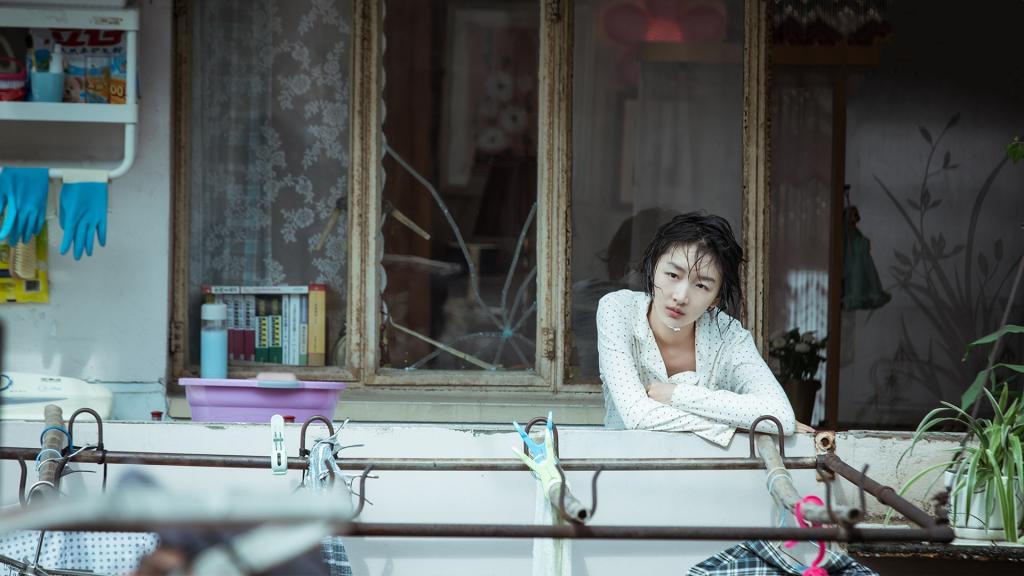 2019年剧情片《阳台上》