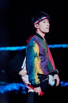 咪咕音乐盛典易烊千玺帅气写真-4