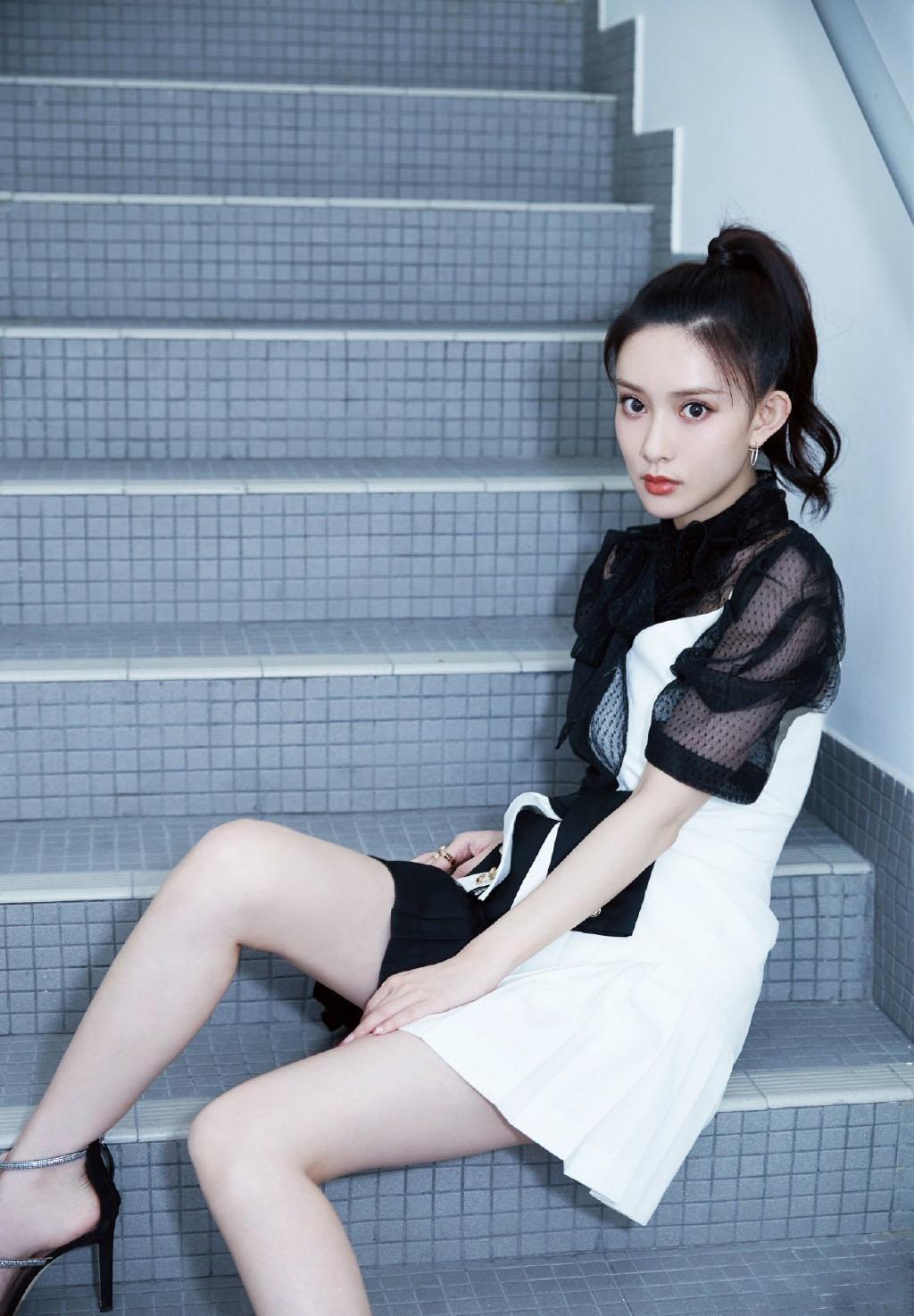 孟子义时尚拼接连衣裙性感写真