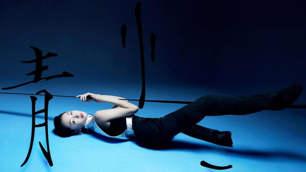 性感女神周冬雨个人魅力写真