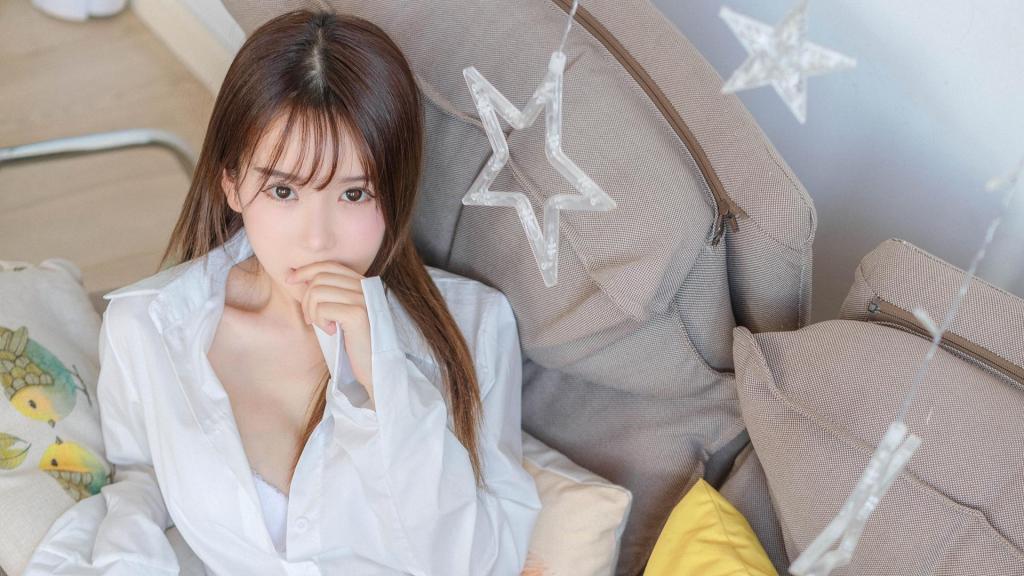 极品性感吊带美女妩媚妖娆床上私房诱惑写真