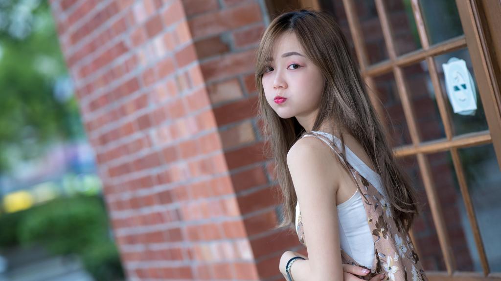 让人迷恋的清纯美女