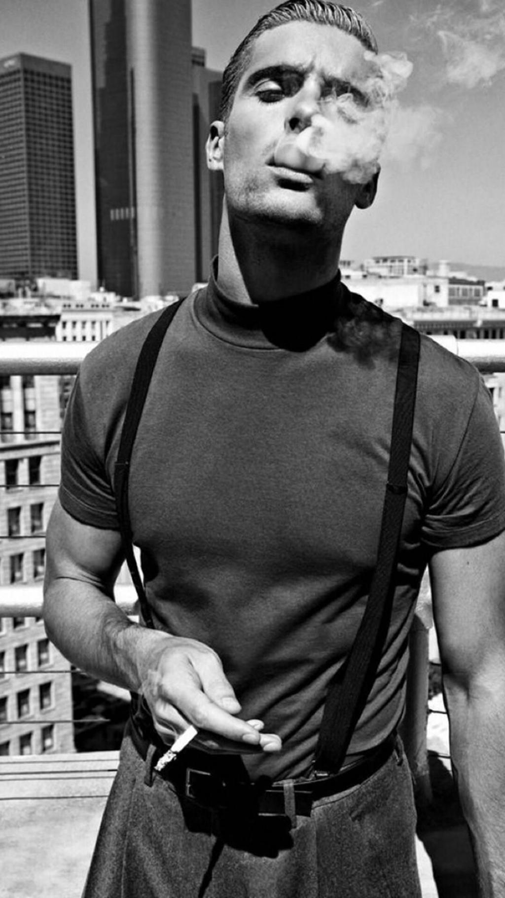 欧美抽烟型男帅哥