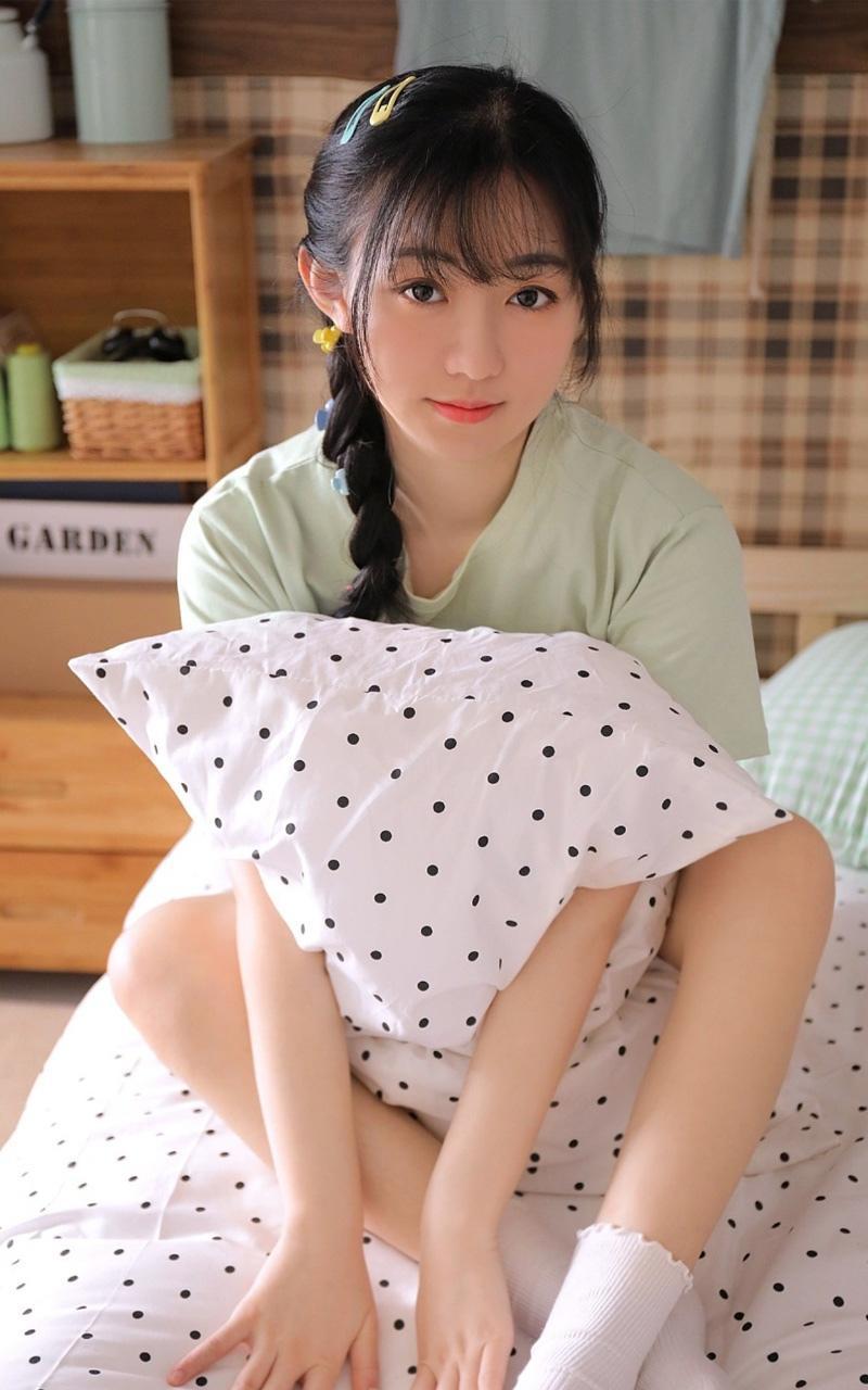 甜美氧气少女可爱俏皮迷人写真