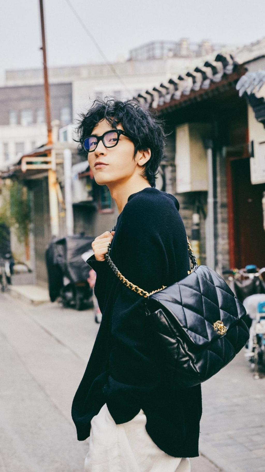 井柏然时尚干净休闲帅气迷人写真