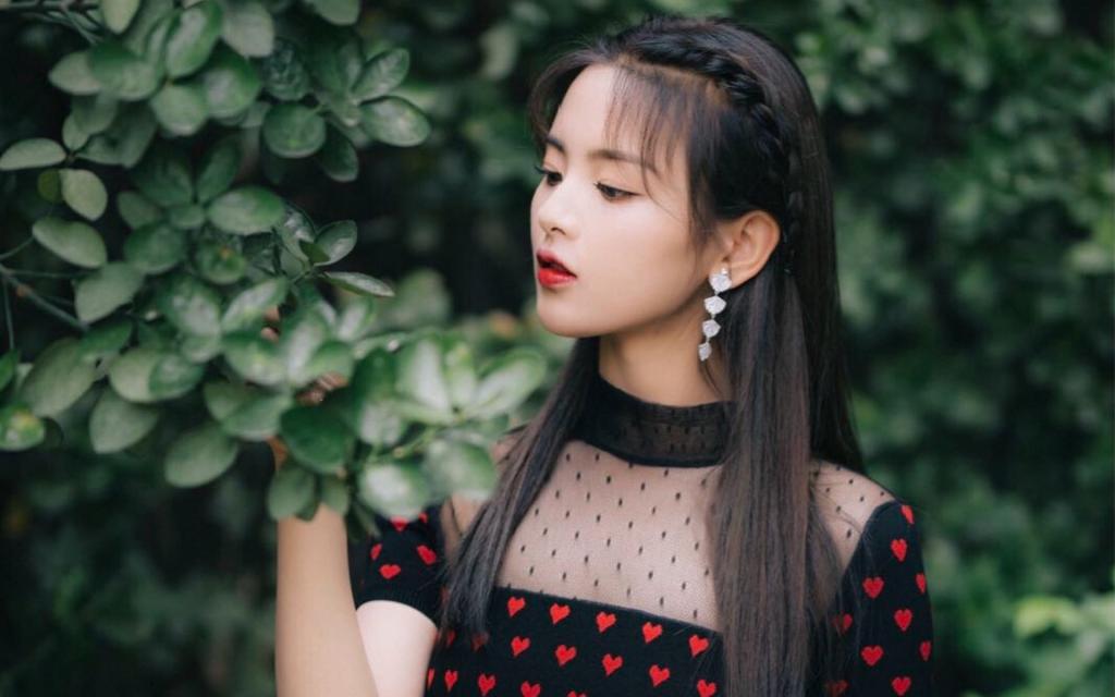 甜美女孩杨超越