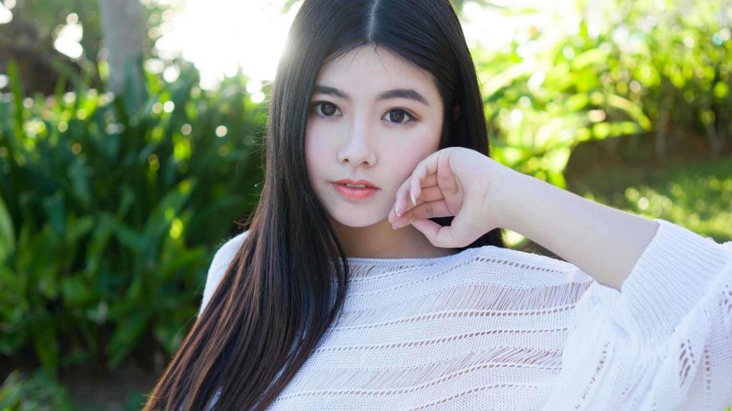 绿衣娜露Selena美女模特