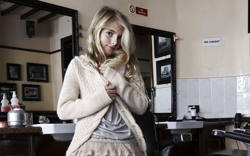 多彩时装儿童耍酷