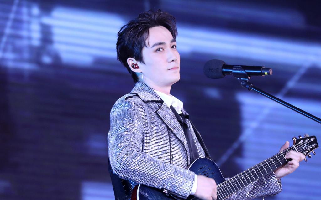 时尚帅气男神朱一龙