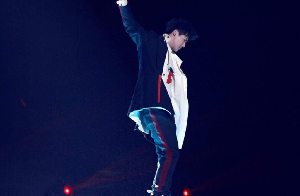 郑业成东方卫视春节晚会