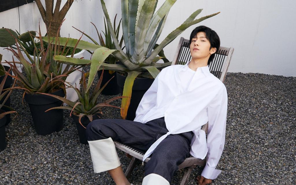 井柏然清爽阳光帅气写真