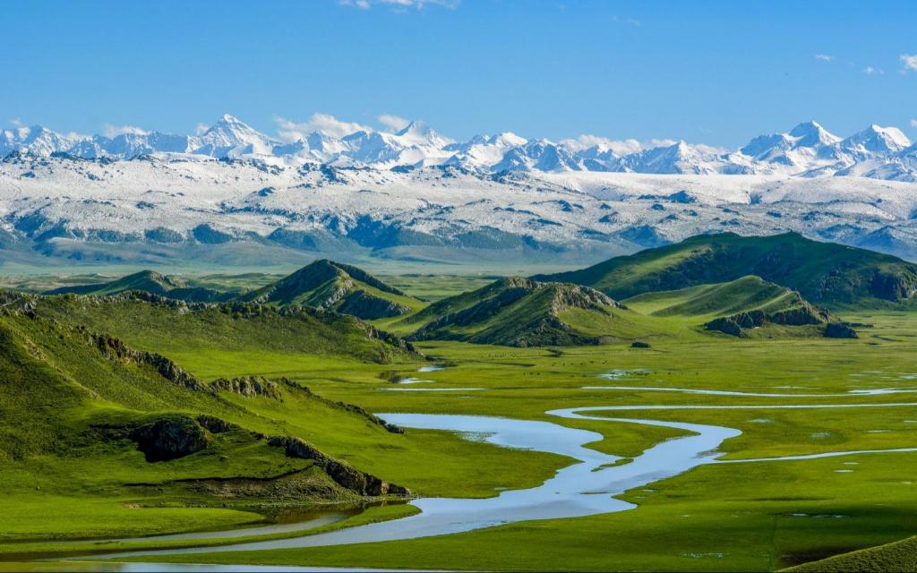 全景新疆大草原