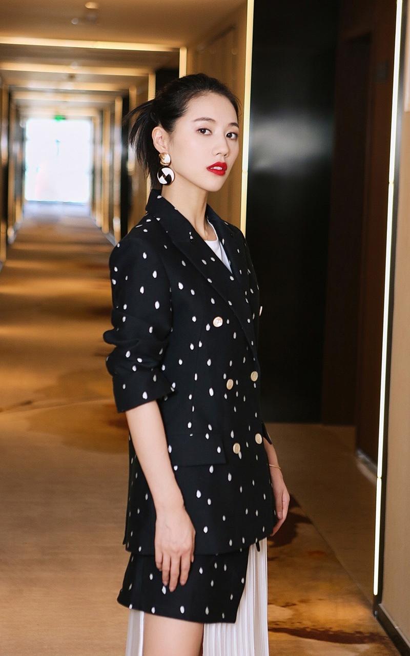 明星董琦时尚写真