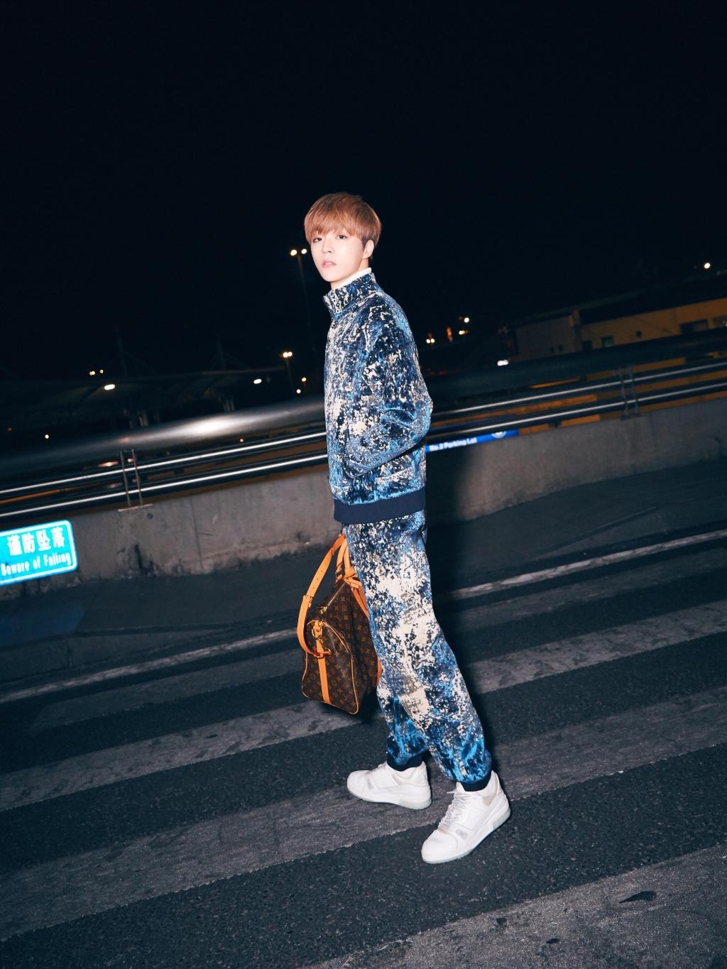 陈立农金发造型帅气小哥哥迷人写真